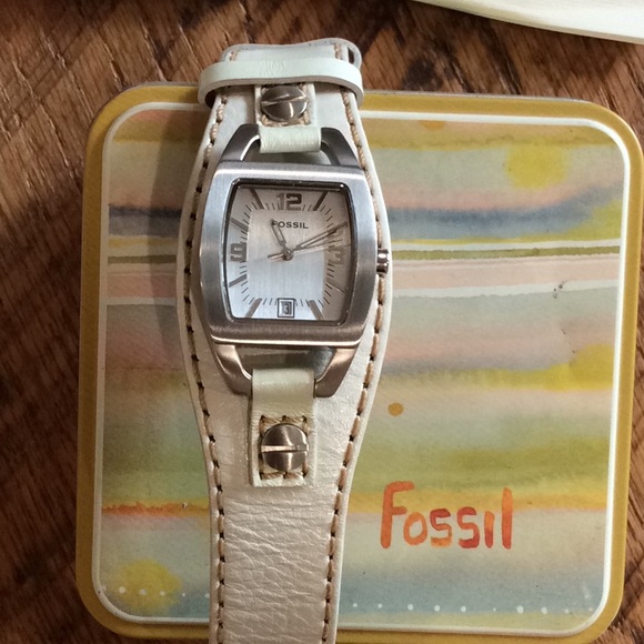 Fossil leather watch with tin box - Picture 4 of 4